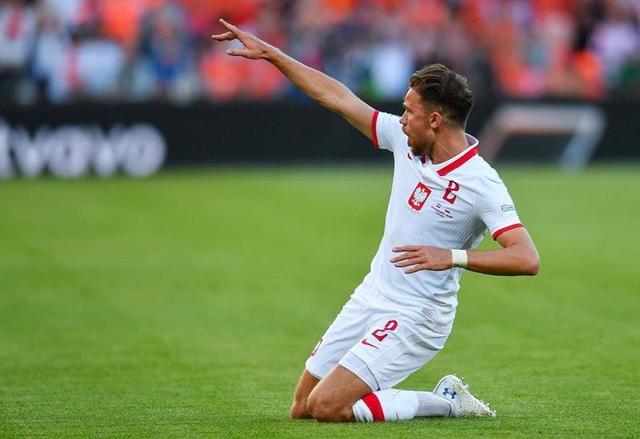 莱万多夫斯基意外战胜热火,爆冷引爆全场!气势如虹延续 莱万多夫斯基意外战胜热火,爆冷引爆全场!气势如虹延续